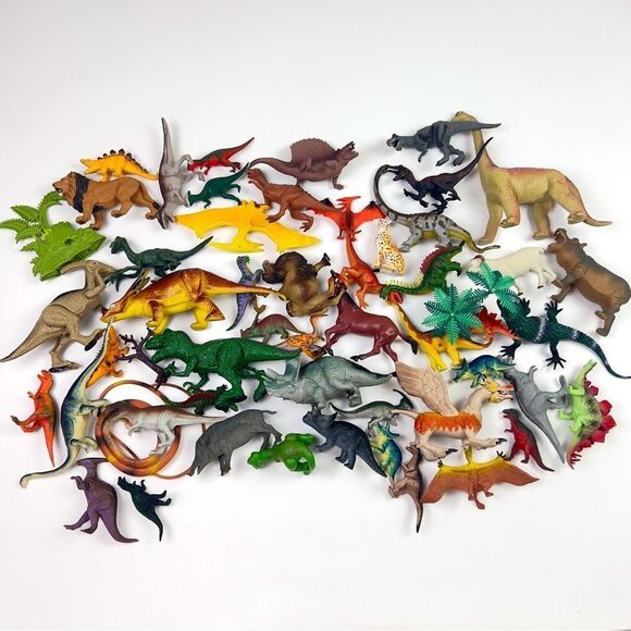 Jurassic World Dinosaur Toys Lot Plastic Resin - Picture 1 of 9